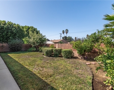 6231 Hesperia Avenue - Photo Thumbnail 23