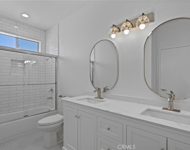 14859 Moorpark Street - Photo Thumbnail 15