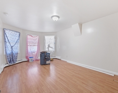 158 Belmont Ave - Photo Thumbnail 5