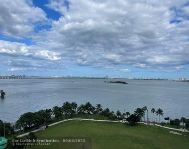 1900 N Bayshore Dr - Photo Thumbnail 18