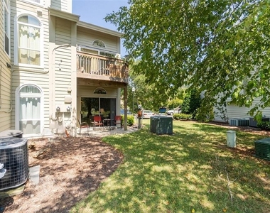 415 E Lake Circle - Photo Thumbnail 2