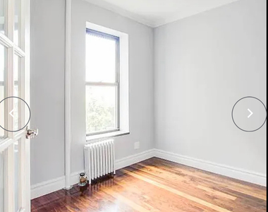 1590 Lexington Avenue - Photo Thumbnail 4