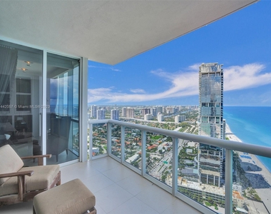 18201 Collins Ave - Photo Thumbnail 20