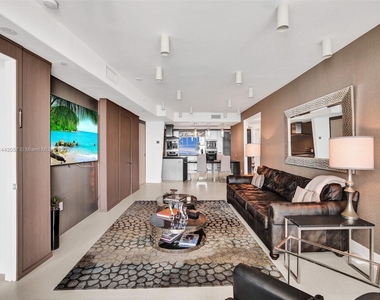 18201 Collins Ave - Photo Thumbnail 22