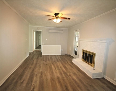 4865 Chamblee Tucker Road - Photo Thumbnail 7