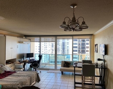 2501 S Ocean Dr - Photo Thumbnail 5