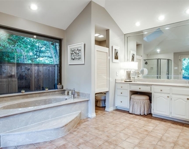 5711 Berkshire Lane - Photo Thumbnail 14