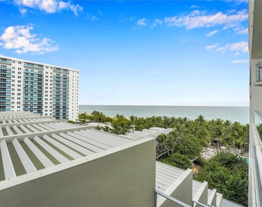 2201 Collins Ave - Photo Thumbnail 5