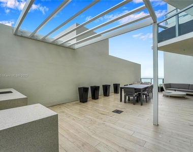 2201 Collins Ave - Photo Thumbnail 13