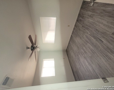 627 Aviation Ave - Photo Thumbnail 4