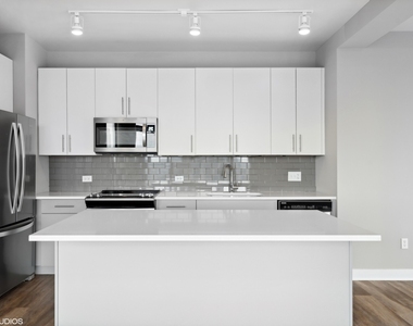 505 N State Street - Photo Thumbnail 4