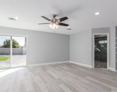 7611 Laredo Street - Photo Thumbnail 14