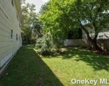 70 Maxwell Avenue - Photo Thumbnail 14