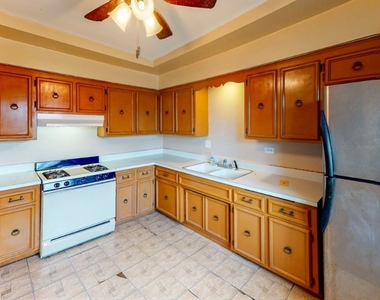 5607 W Irving Park - Photo Thumbnail 5