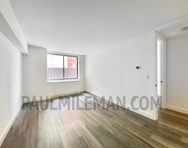  West 43rd Street - Photo Thumbnail 2