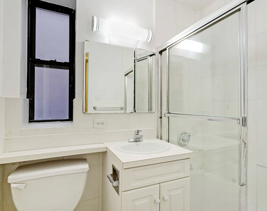235 East 46th Street - Photo Thumbnail 5