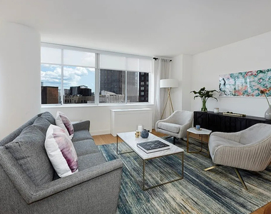 East 54th Street - Photo Thumbnail 2