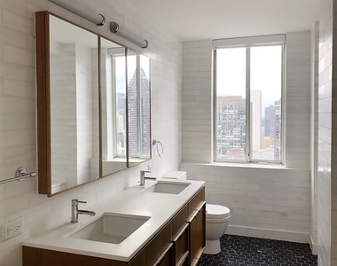 East 54th Street - Photo Thumbnail 4