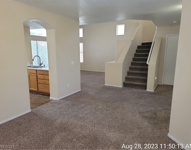 7712 Sublimity Avenue - Photo Thumbnail 4