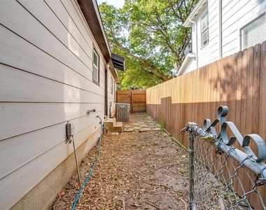 4706 Collinwood Avenue - Photo Thumbnail 18