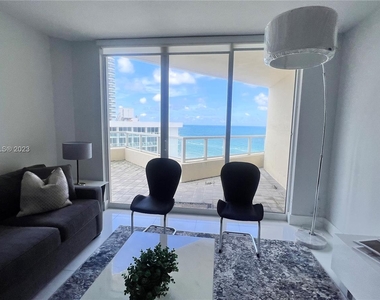 16699 Collins Ave - Photo Thumbnail 13