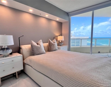 16699 Collins Ave - Photo Thumbnail 26