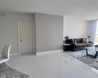 16699 Collins Ave - Photo Thumbnail 15