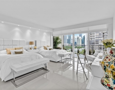 1915 Brickell Ave - Photo Thumbnail 36