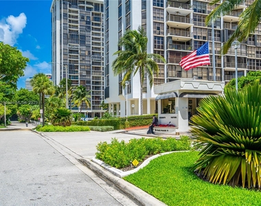 1915 Brickell Ave - Photo Thumbnail 55