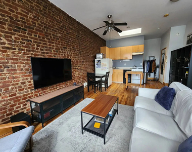 6733 3rd Avenue - Photo Thumbnail 2