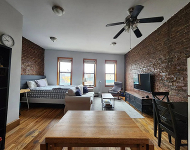 6733 3rd Avenue - Photo Thumbnail 3
