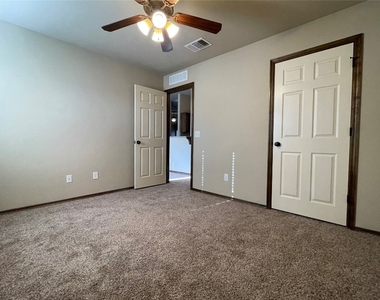 18500 Piedra Drive - Photo Thumbnail 31