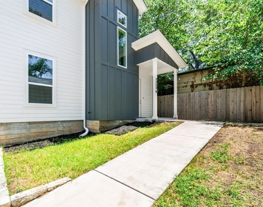 4303  Banister Ln - Photo Thumbnail 2