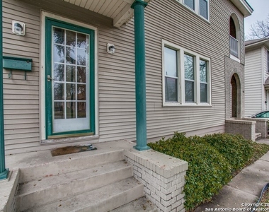 1007 W Craig Pl - Photo Thumbnail 1