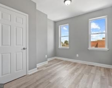 1010 Warwick Avenue - Photo Thumbnail 5