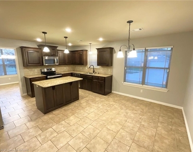 6101 Red Cedar  Cir - Photo Thumbnail 10