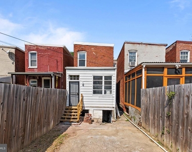 635 K St Ne - Photo Thumbnail 12