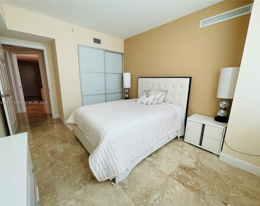 1755 E Hallandale Beach Blvd - Photo Thumbnail 7