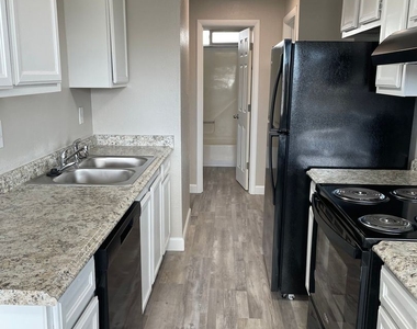 1030 Teller Ave - Photo Thumbnail 1