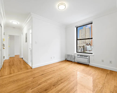 310 east 19th street 10003 - Photo Thumbnail 4
