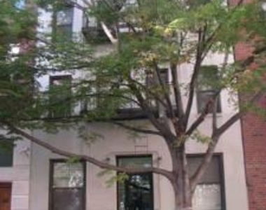 East 75th Street - Photo Thumbnail 4