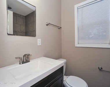 1420 Avocado Avenue - Photo Thumbnail 9