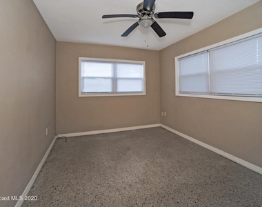 1420 Avocado Avenue - Photo Thumbnail 7