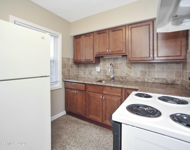 1420 Avocado Avenue - Photo Thumbnail 3