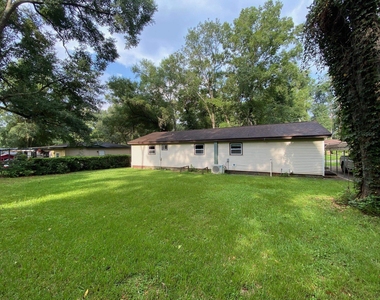 3813 Cottingham Drive - Photo Thumbnail 6