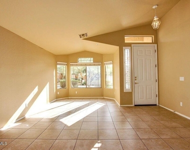 10238 E Blanche Drive - Photo Thumbnail 1