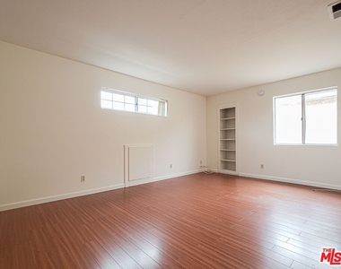 17200 Roscoe Blvd - Photo Thumbnail 12