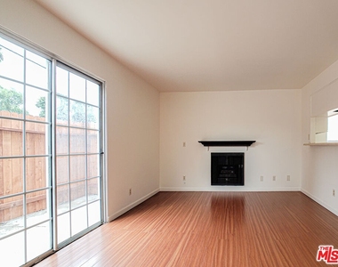 17200 Roscoe Blvd - Photo Thumbnail 4