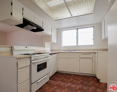 17200 Roscoe Blvd - Photo Thumbnail 7