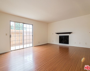 17200 Roscoe Blvd - Photo Thumbnail 2